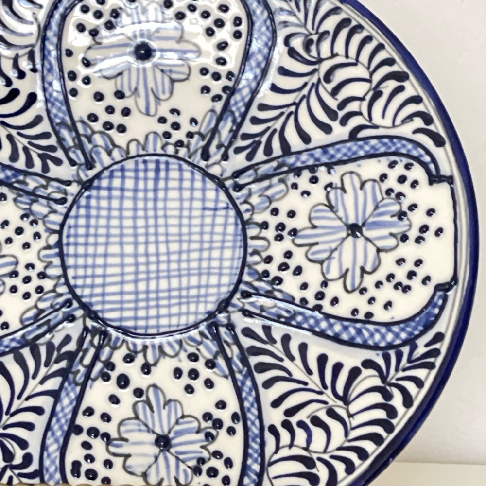 Hand-Painted Mexican Talavera-Style Plate - Blue & White - 10” - Picture 5 of 9